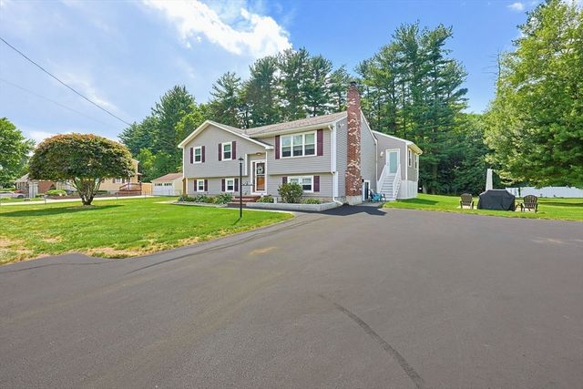 19 Bellflower Rd, Billerica, MA 01821