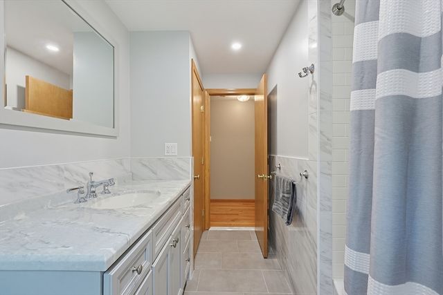 19 Bellflower Rd, Billerica, MA 01821