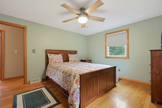19 Bellflower Rd, Billerica, MA 01821