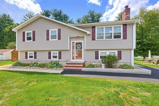 19 Bellflower Rd, Billerica, MA 01821