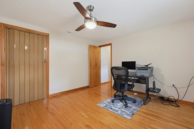 19 Bellflower Rd, Billerica, MA 01821