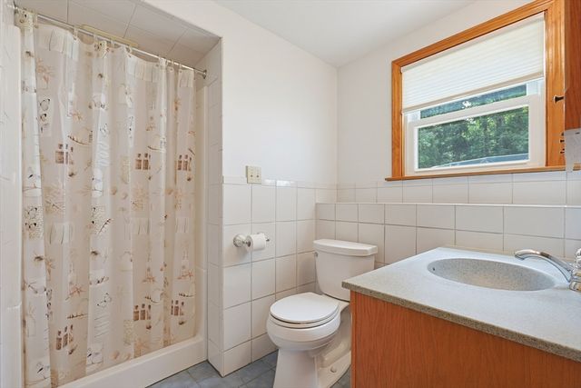 19 Bellflower Rd, Billerica, MA 01821