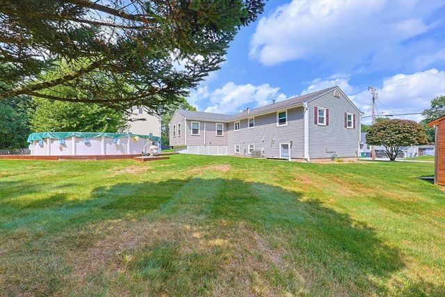 19 Bellflower Rd, Billerica, MA 01821