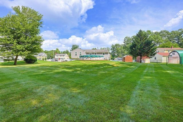 19 Bellflower Rd, Billerica, MA 01821