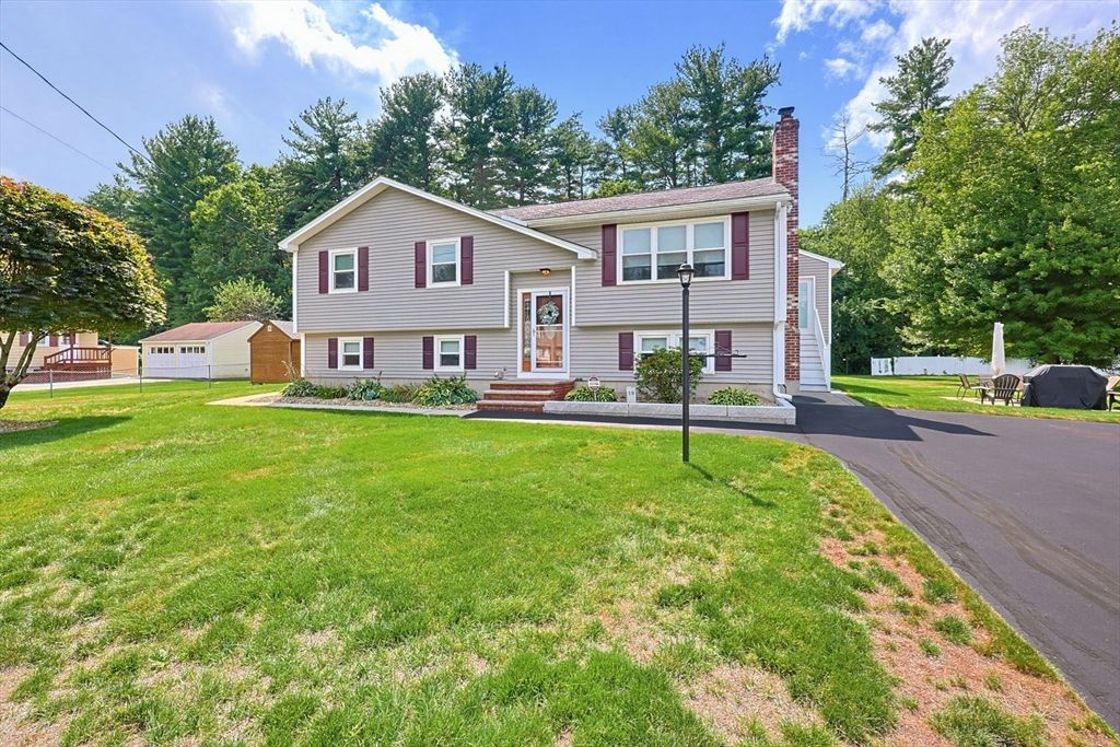 19 Bellflower Rd, Billerica, MA 01821