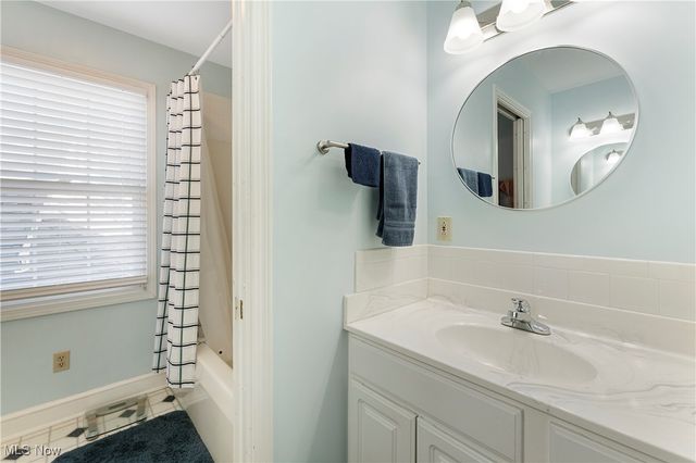 115 Spruce Drive NW, North Canton, OH 44720