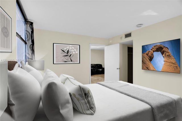 3701 N Country Club Dr 2203, Aventura, FL 33180