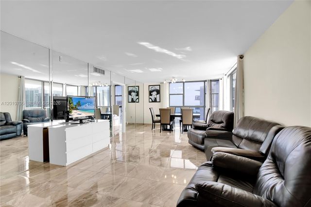 3701 N Country Club Dr 2203, Aventura, FL 33180