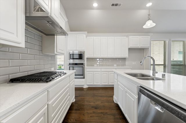 861 Countryside Way, Little Elm, TX 76227