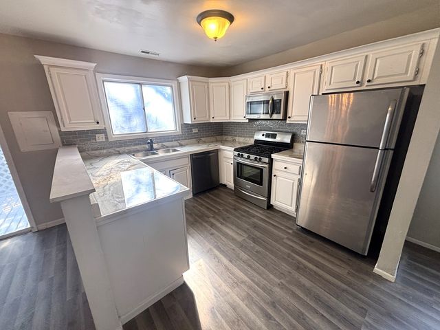 209 Bunker Hill Drive, Bolingbrook, IL 60440