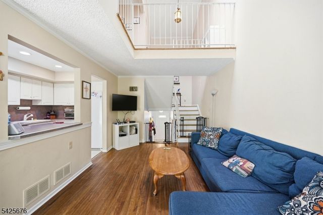 15 Dena Dr, Wanaque Boro, NJ 07465