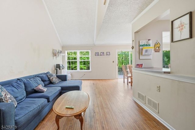 15 Dena Dr, Wanaque Boro, NJ 07465
