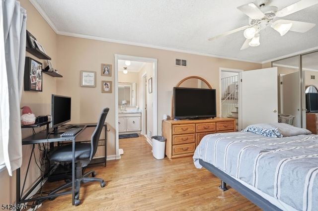 15 Dena Dr, Wanaque Boro, NJ 07465