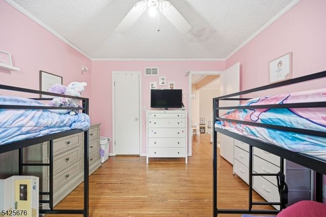 15 Dena Dr, Wanaque Boro, NJ 07465