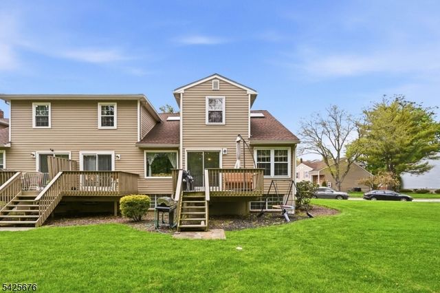 15 Dena Dr, Wanaque Boro, NJ 07465