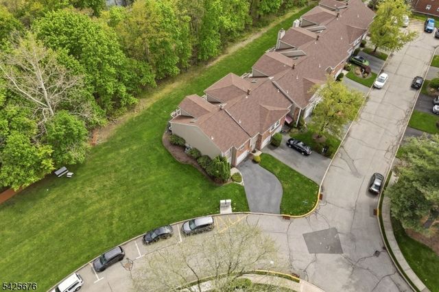 15 Dena Dr, Wanaque Boro, NJ 07465
