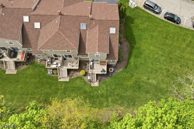15 Dena Dr, Wanaque Boro, NJ 07465
