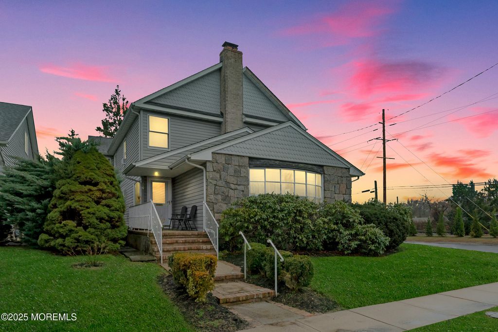 26 Wyckoff Street, Deal, NJ 07723