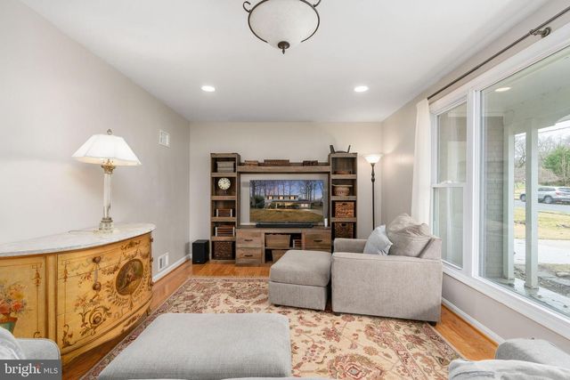 8434 THAMES ST, Springfield, VA 22151