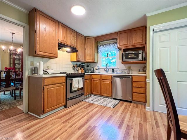 4205 Gardenspring Drive, Clemmons, NC 27012