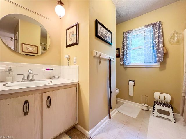 4205 Gardenspring Drive, Clemmons, NC 27012