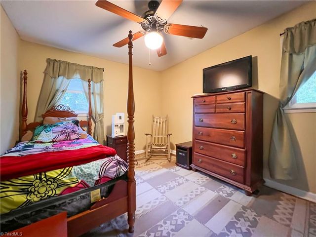 4205 Gardenspring Drive, Clemmons, NC 27012