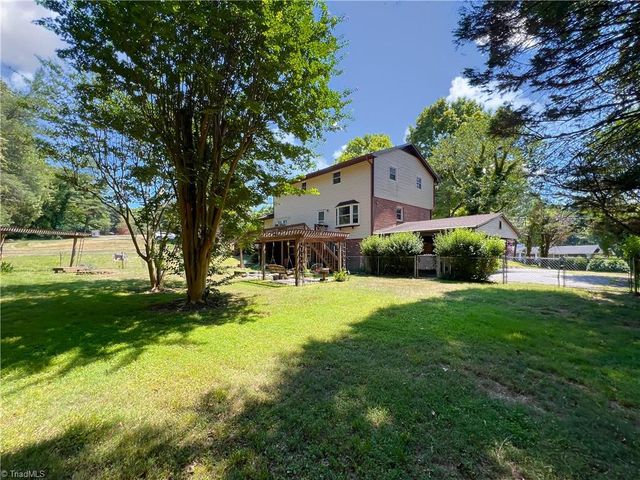 4205 Gardenspring Drive, Clemmons, NC 27012