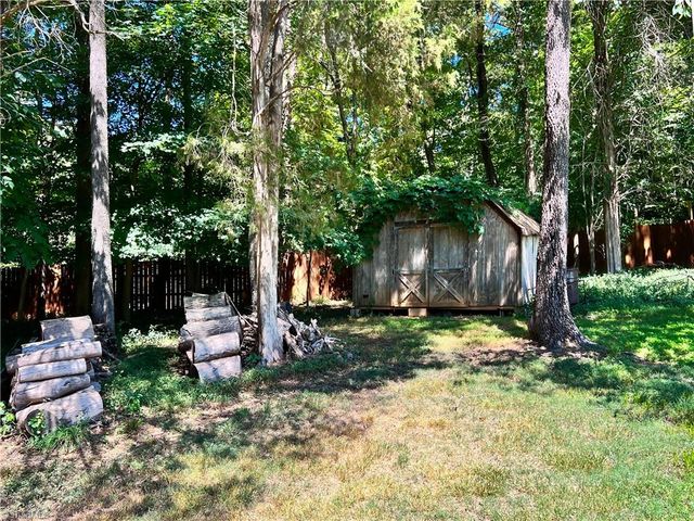4205 Gardenspring Drive, Clemmons, NC 27012