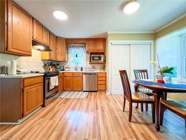 4205 Gardenspring Drive, Clemmons, NC 27012