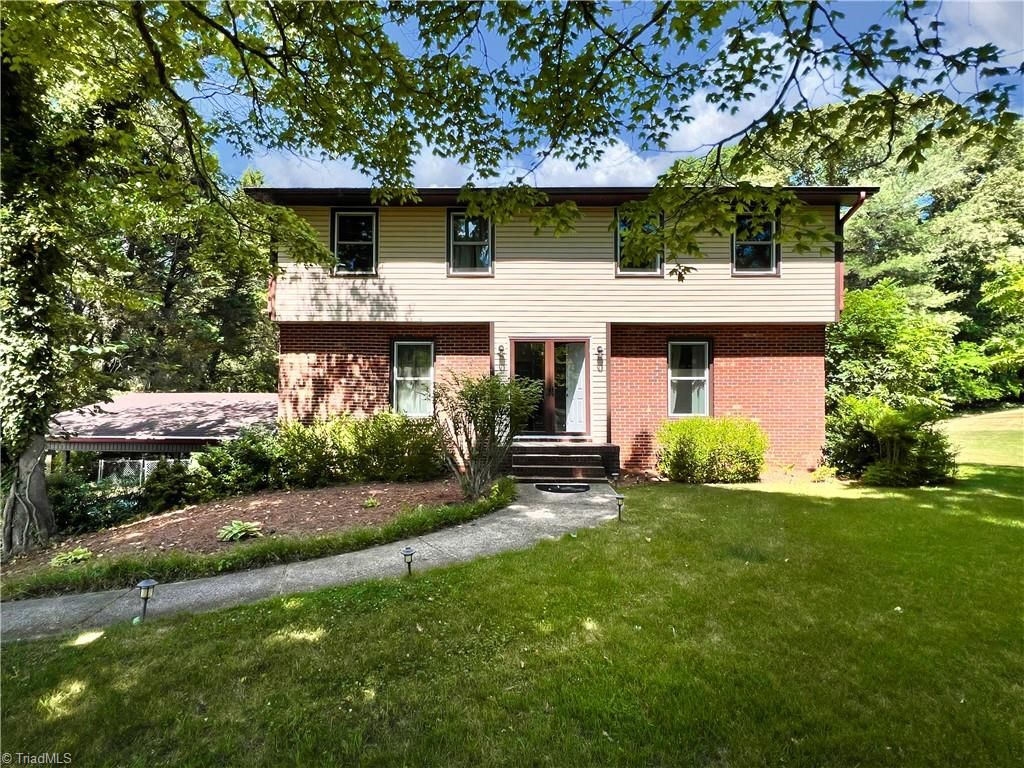 4205 Gardenspring Drive, Clemmons, NC 27012