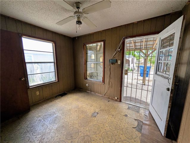 4346 Barrera Dr, Corpus Christi, TX 78416