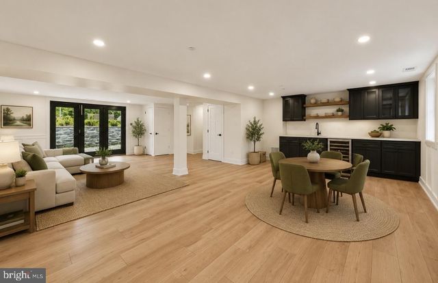1008 RICHMOND RD, Broomall, PA 19008