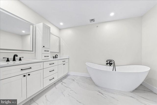 1008 RICHMOND RD, Broomall, PA 19008