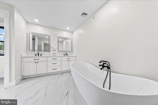 1008 RICHMOND RD, Broomall, PA 19008
