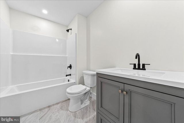 1008 RICHMOND RD, Broomall, PA 19008