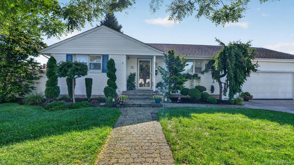 70 S 5th Street, Bethpage, NY 11714 — photo 2