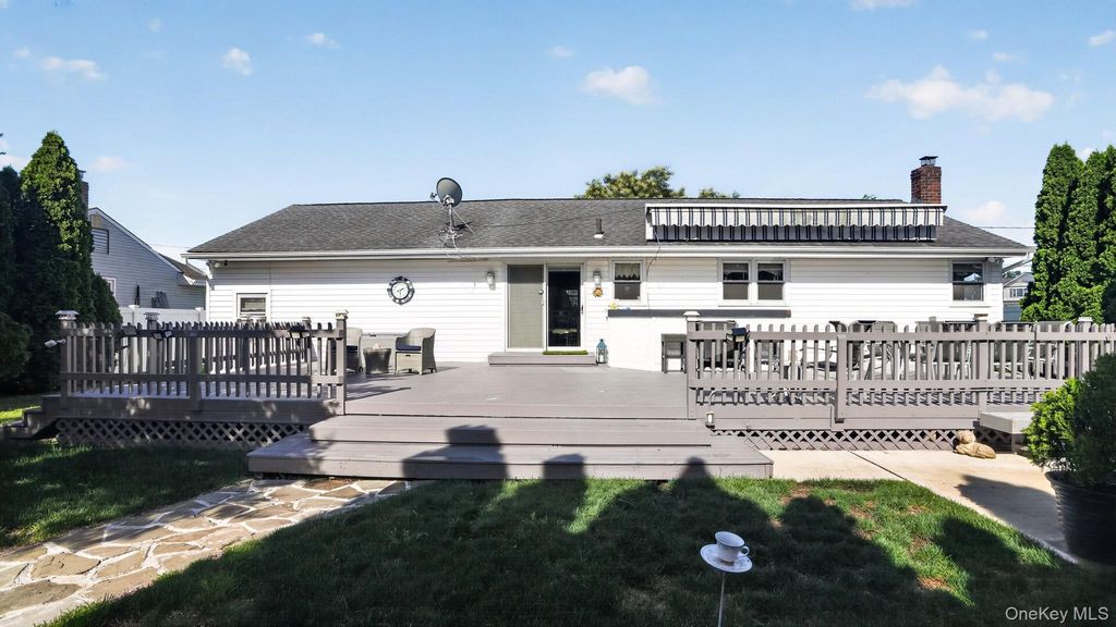 70 S 5th Street, Bethpage, NY 11714 — photo 3