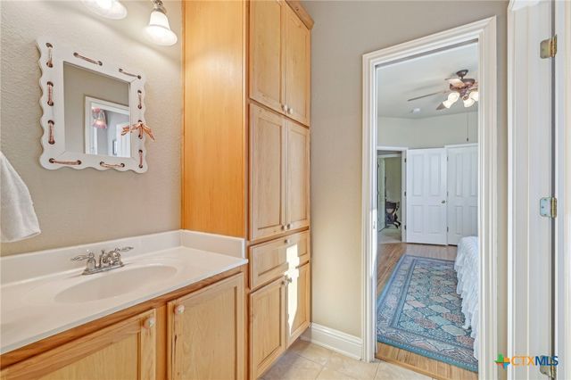 1525 FM 1704, Elgin, TX 78621