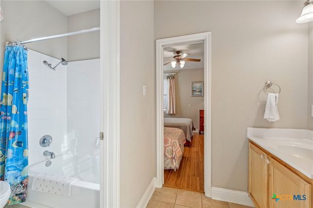 1525 FM 1704, Elgin, TX 78621