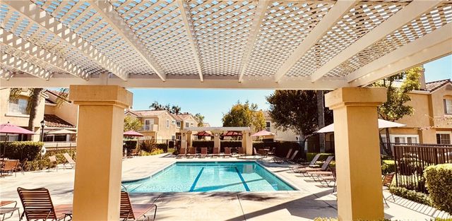 2444 Paseo Circulo, Tustin, CA 92782