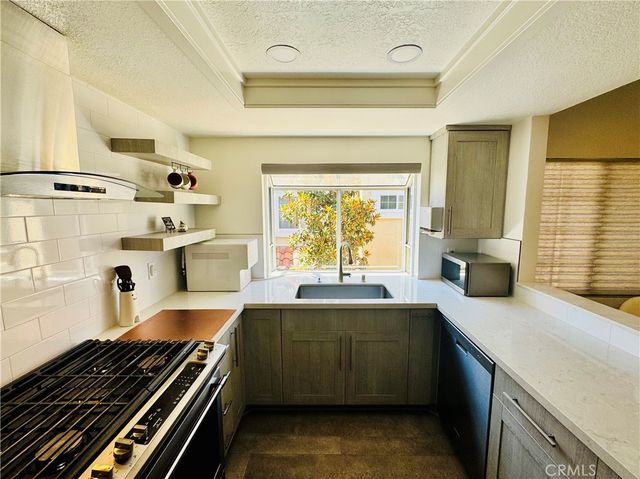 2444 Paseo Circulo, Tustin, CA 92782