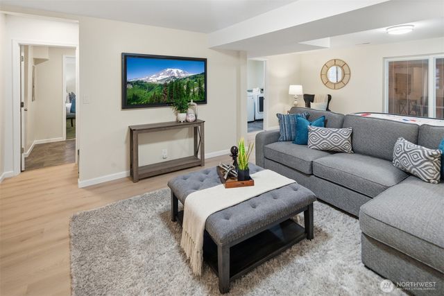 12664 NE 87th Street, Kirkland, WA 98033