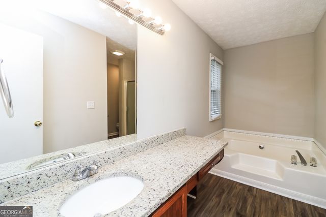 2068 Winsburg Drive NW, Kennesaw, GA 30144