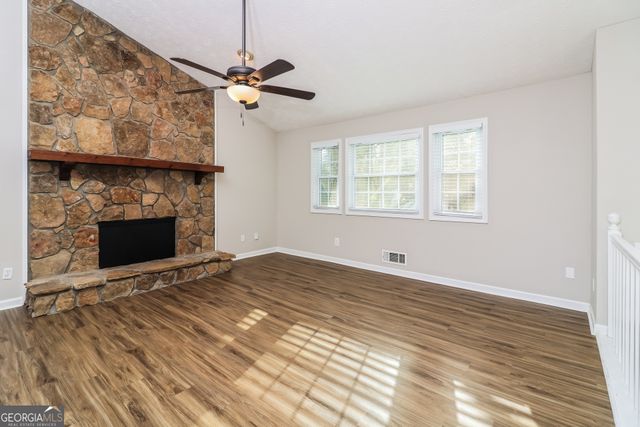 2068 Winsburg Drive NW, Kennesaw, GA 30144