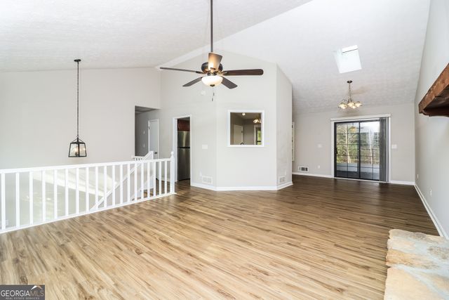 2068 Winsburg Drive NW, Kennesaw, GA 30144