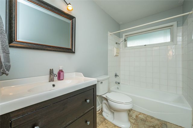 2807 64th Street, Des Moines, IA 50322