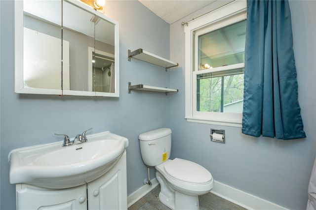 2807 64th Street, Des Moines, IA 50322