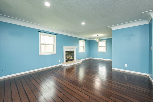 2807 64th Street, Des Moines, IA 50322