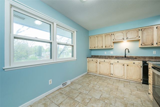 2807 64th Street, Des Moines, IA 50322