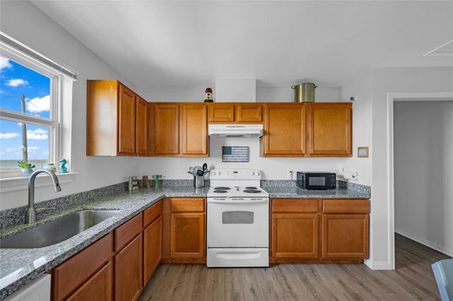 1271 Faggards Slip, Gilchrist, TX 77617